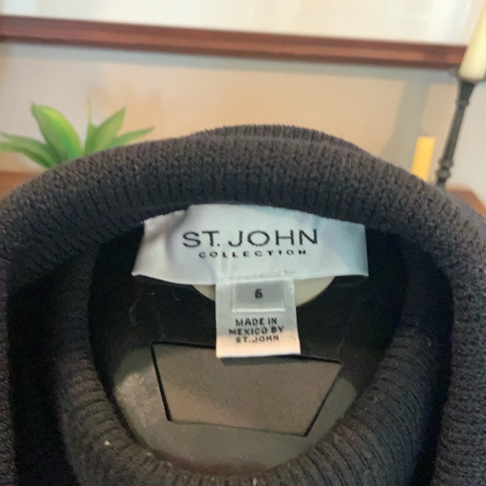 St. John Black Blazer - Picture 12 of 12